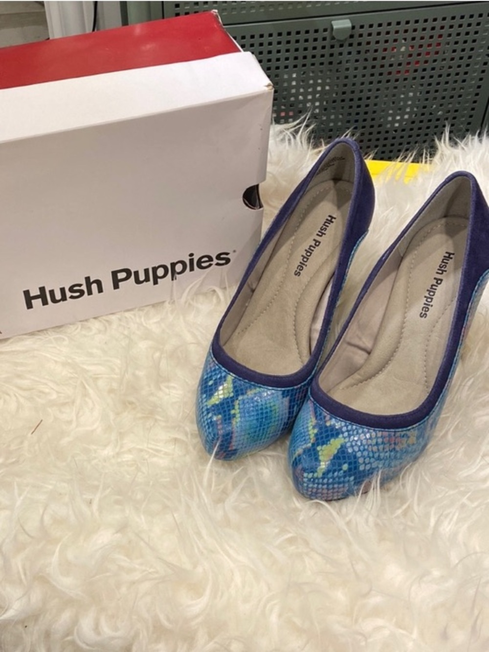Hush Puppies Blue Snakeskin Pumps Size 7.5